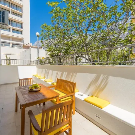 Lalu Apartment *