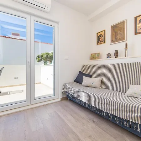 Apartment Lalu *