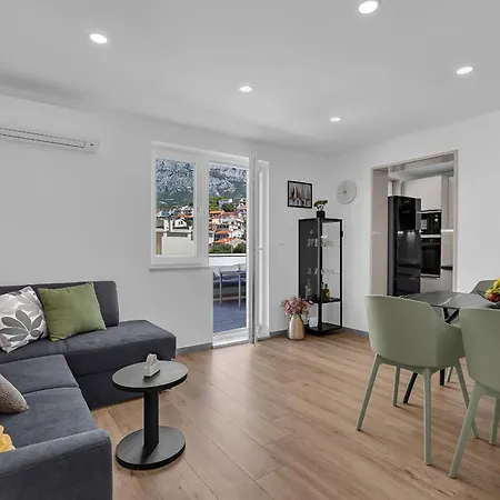 Apartment Lalu *